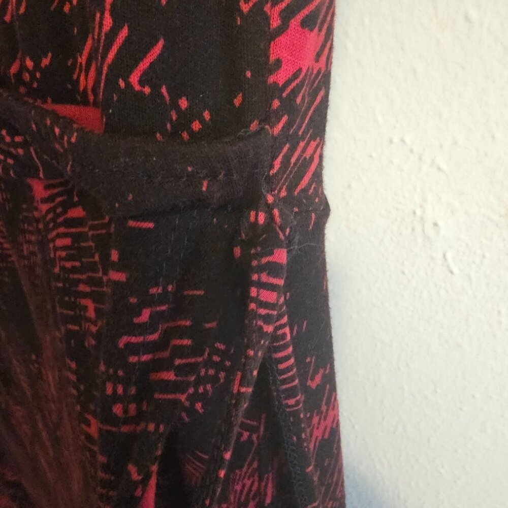 Torrid Faux Wrap Midi V-Neck Dress Red Black Plus Size 1X - Picture 3 of 4